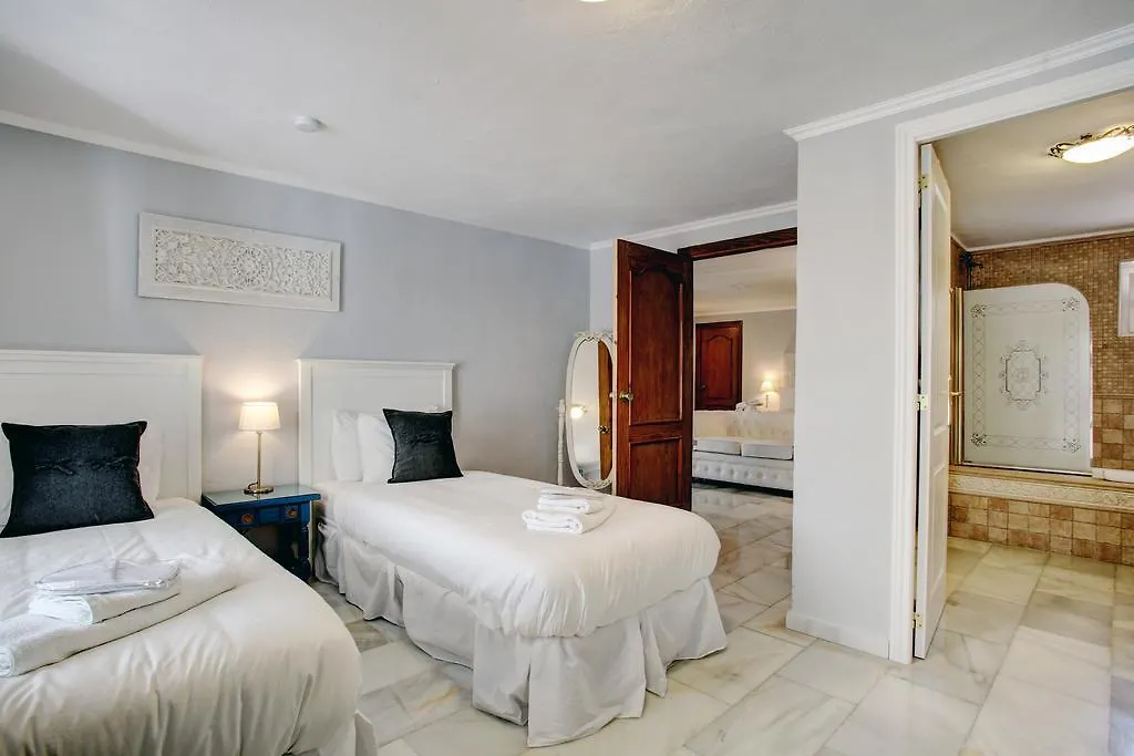 Jardines De La Reina Boutique Bed & Breakfast Marbella 3*,